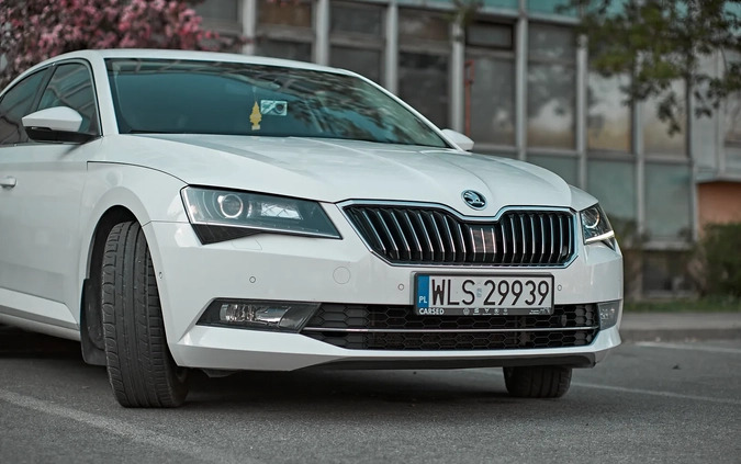Skoda Superb cena 61999 przebieg: 239000, rok produkcji 2015 z Łosice małe 781